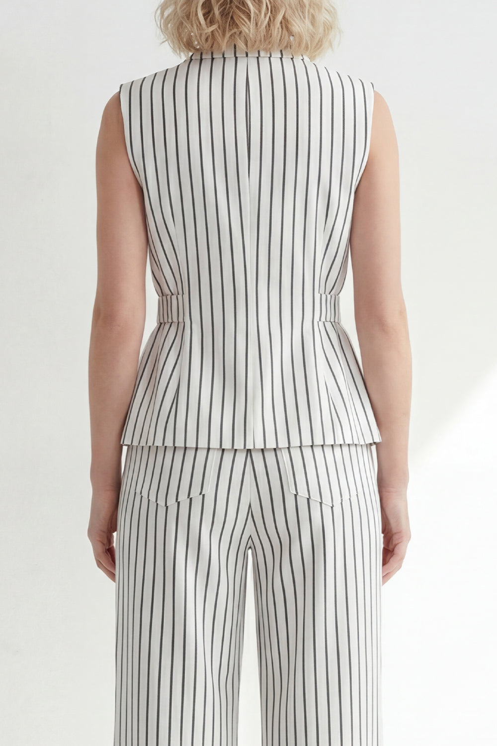 White 2 Piece Notched Lapel Stripe Women's Linen Suits